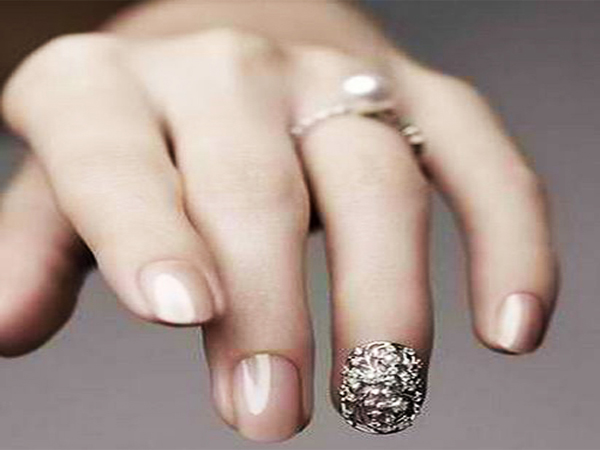 Facile Wedding Nail Art Designs