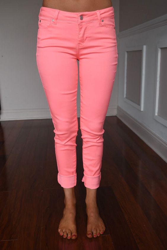 12 Style Tips On How To Wear Neon Pants Outfit Ideas