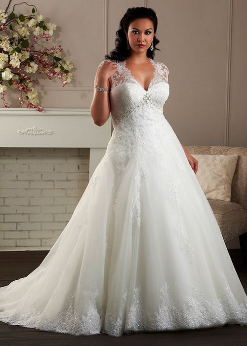 16 Gorgeous Wedding Dresses That Are Perfect For Curvy Brides