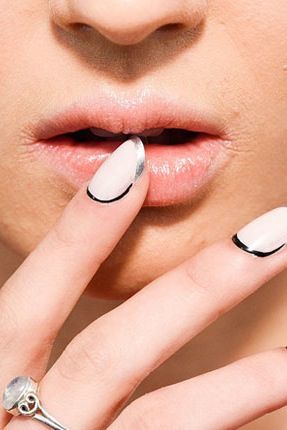 minimalist-nail-art-ideas