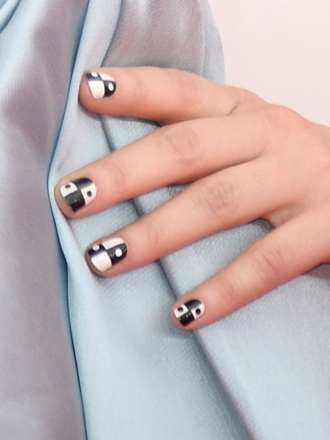 mod-about-manis