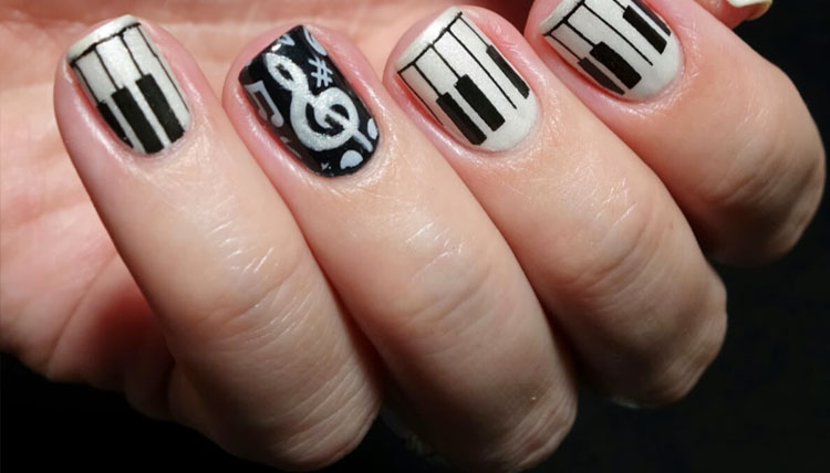 small-symbols-and-pictures-nail-art-designs-45