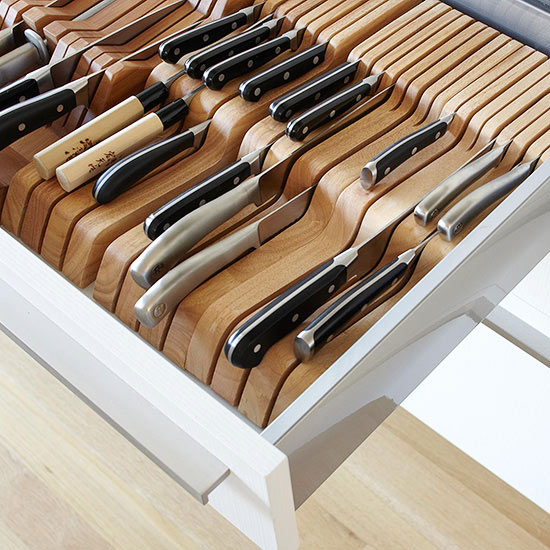 if-you-have-lots-of-knifes-you-can-organize-them-in-one-top-drawer