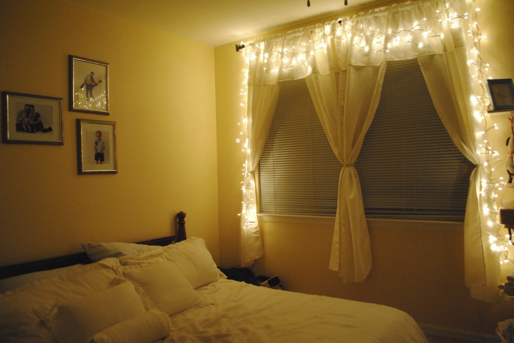 again-lights-in-th-bedroom