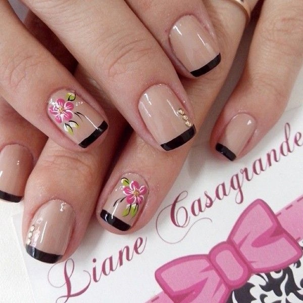 black-tips-flower-nail-art-design