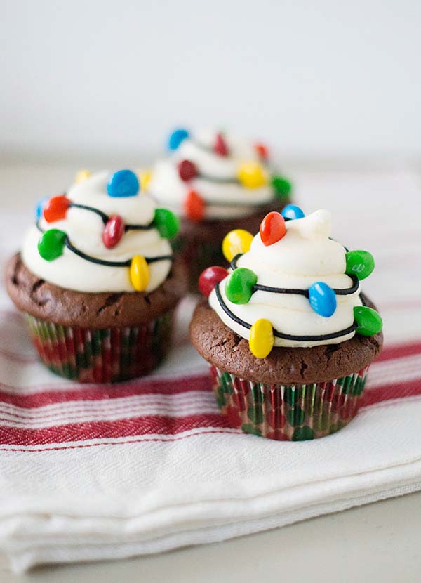 christmas-light-cupcakes