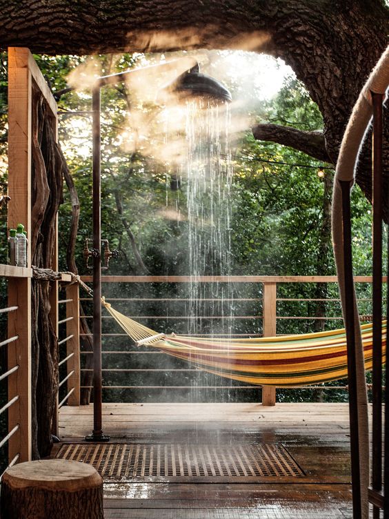 great-outdoor-treehouse-shower