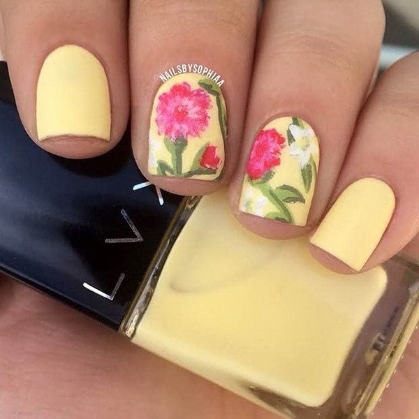 matte-yellow-flower-nail-design