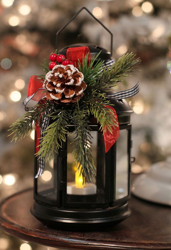 50+ Beautiful Christmas Centerpieces Ideas for Your Table