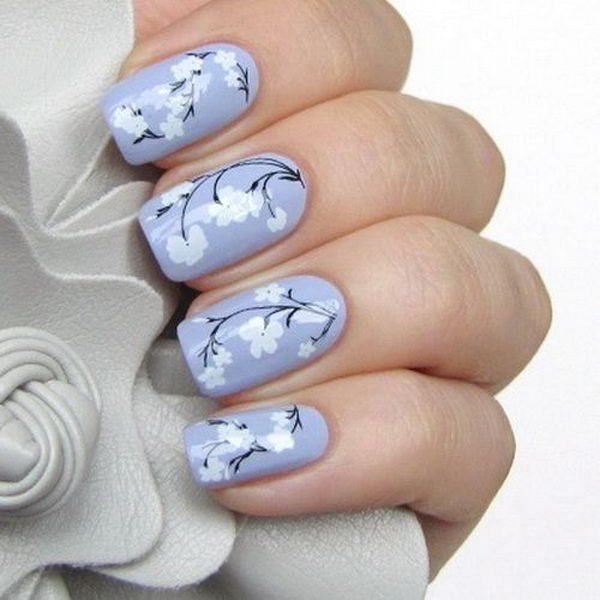 pruple-base-coating-nails-with-flowers-on-top