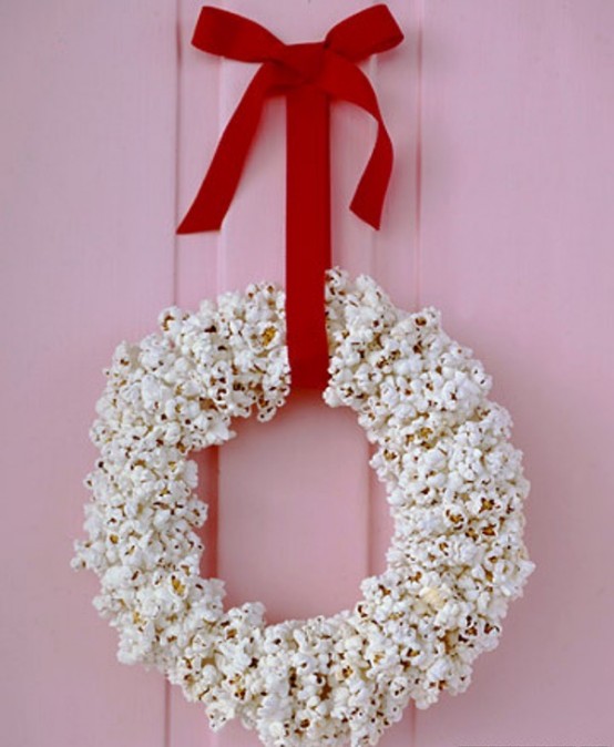 a-wreath-from-popcorn