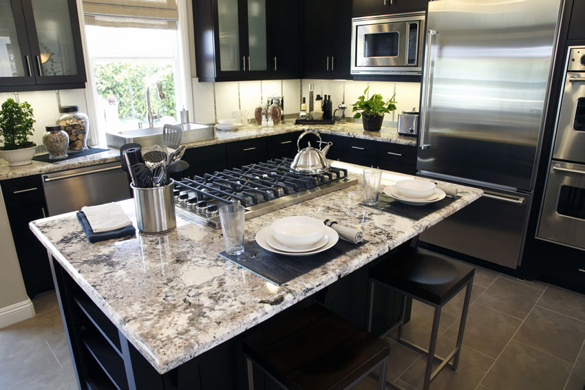 granite-topped-kitchen-island