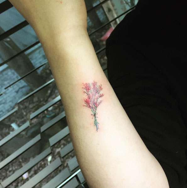 tiny-floral-bouquet-tattoo