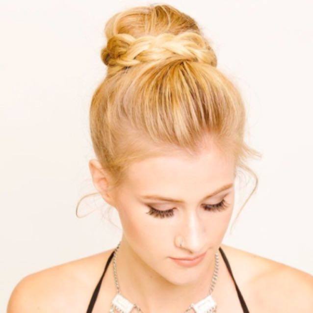 Cutest Top Knot Summer Friendly Hairstyle