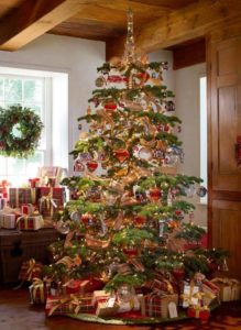 75 Unique Christmas Tree Decorating Ideas That Will Bring Joy