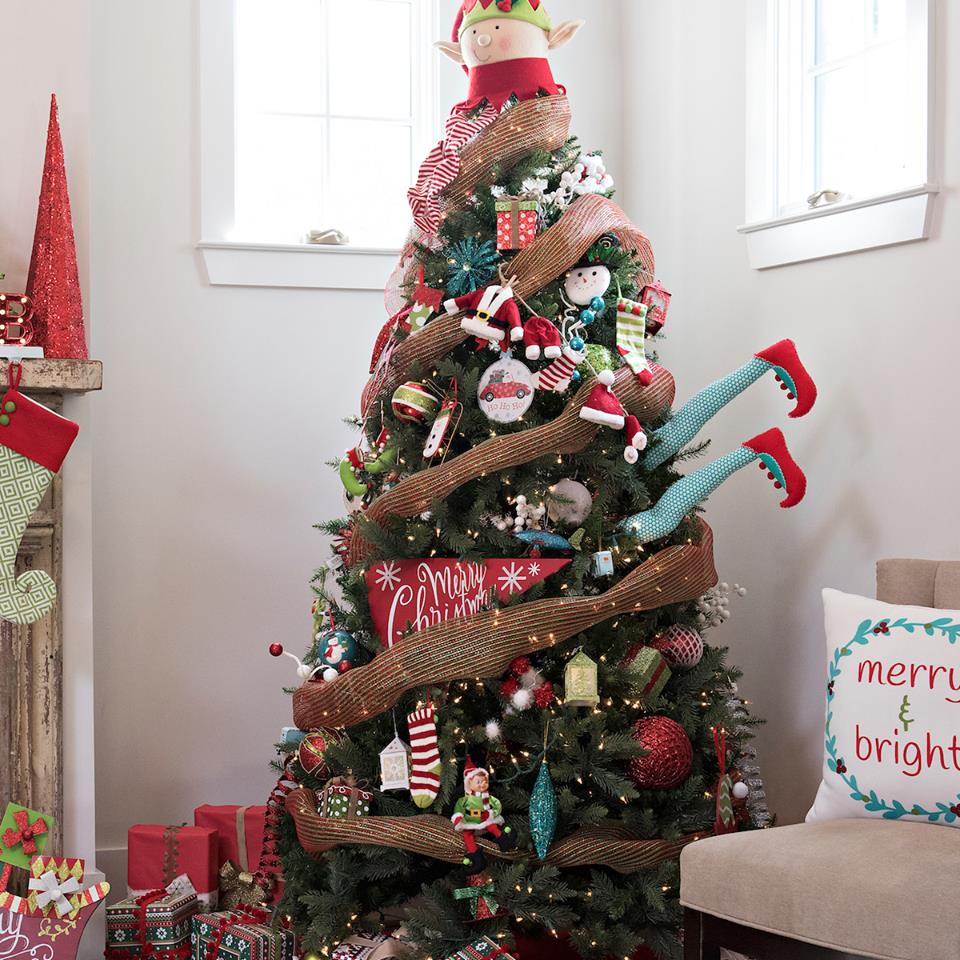 from-ornaments-to-lights-take-your-christmas-tree-to-new-heights