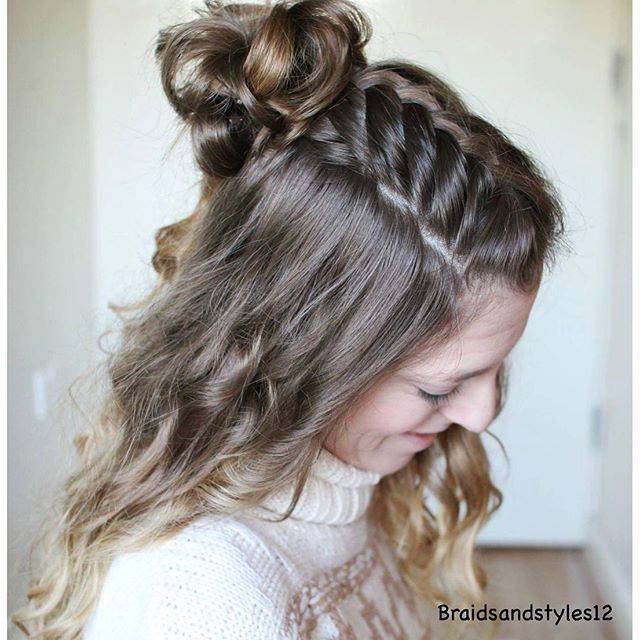 Lovely Top Knot Hairdo for Casual Style