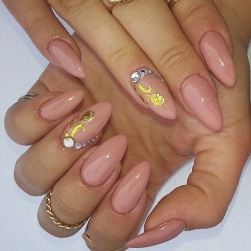 nude-stiletto-nails-with-golden-hints