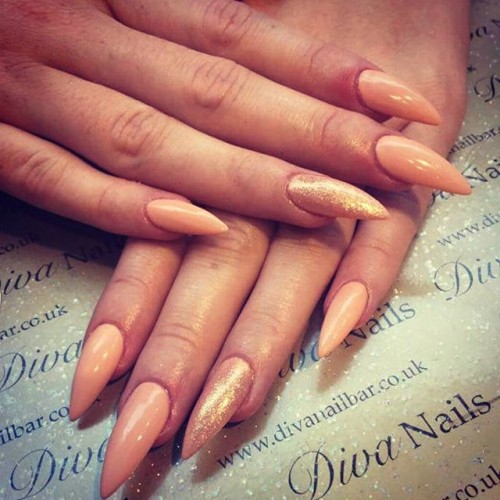 pastel-orange-stiletto-nails