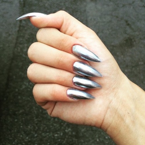 silver-stiletto-nail-art