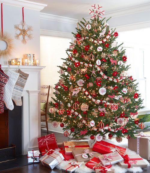 the-beauty-and-joy-that-christmas-tree-brings-into-the-home-is-magical-kim