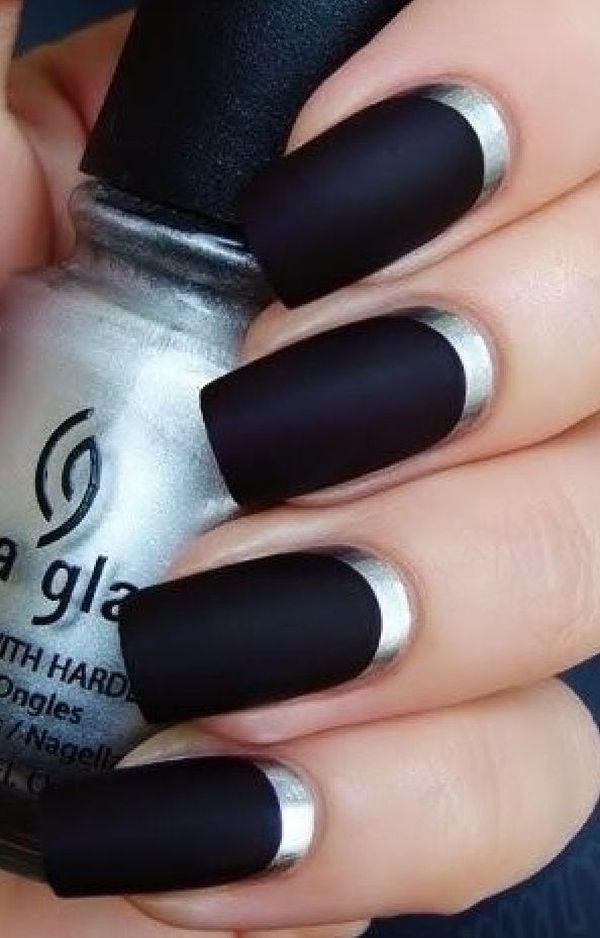 artistic-matte-black-and-silver-nail