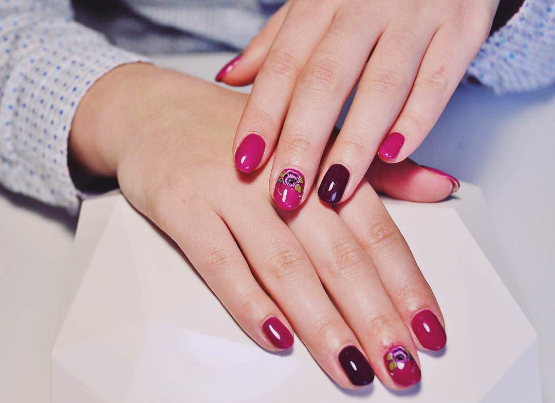 Dazzling Pink and Rose Nail Art