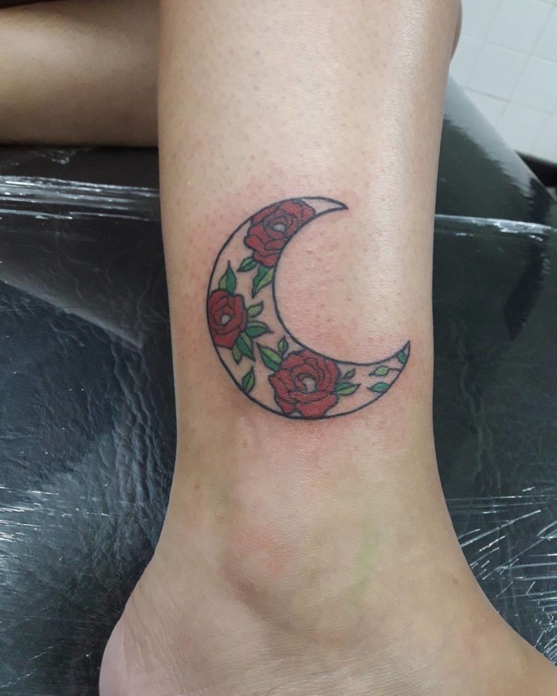 44 Examples Of Inspirational And Unique Moon Tattoo Ideas & Meaning