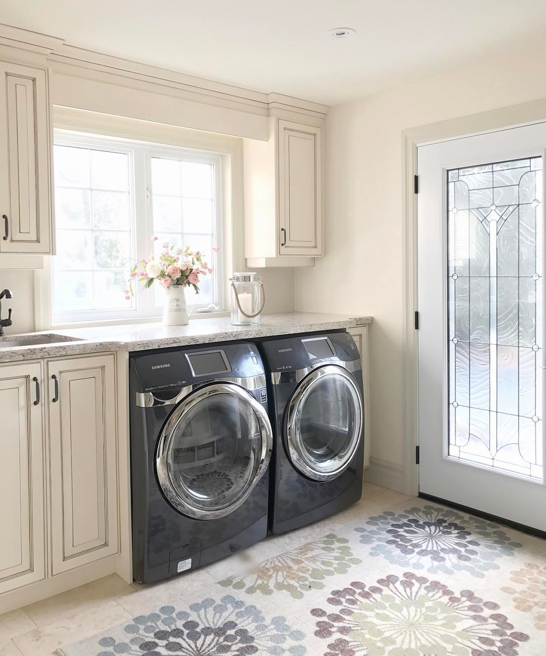 Affordable And Simple Laundry Room Decorating Ideas