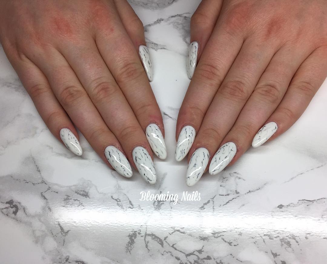 #bloomingnails #marble #nails #whitenailart #beautiful #ilove