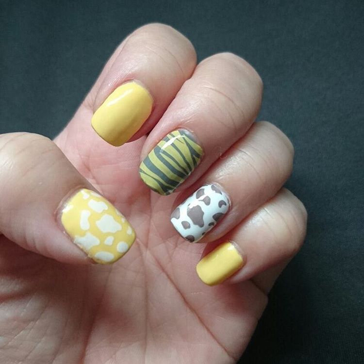 #manicure #hknails #hkig #hkigshop #hkshop #nailart #nailpolish #nailstagram #naildesign #yellownails #yellownailpolish #yellownailart #zera