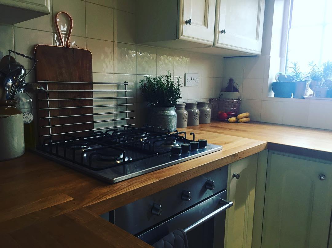 #myhyggehome #cornerofmyhome #diykitchen #rusticinteriors #myhomevibe #kitcheninspo #smallkitchen