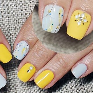 #nailart #gelnail #yellownailart #yellowstyle #spring