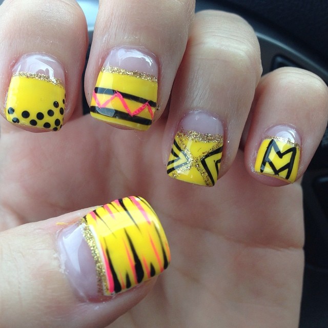 #nailart #nails #naildesign #yellownailart #yellownails #polkadot #goldglitter #neon #bumblebee #tribal