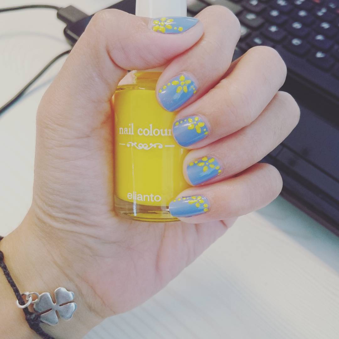 #nailart #yellownailart #summer #blueyellownailart #hotmommas