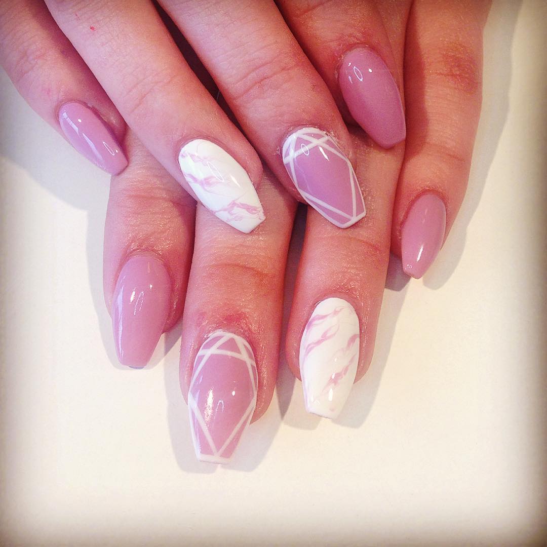 #nails #nailart #gel #girl #pretty #white #whitenails #pink #pinknails #handpaintednailart #whitenailart #ballerinanails #nailstagram #nailswag #nailporn