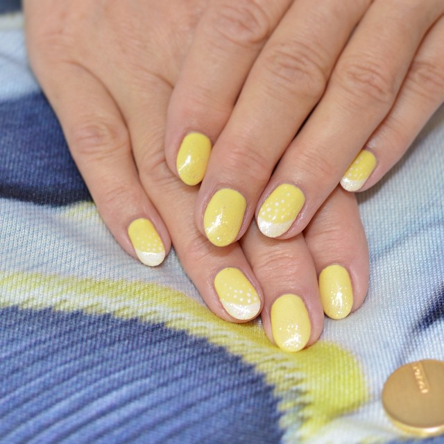 #nails #nailart #nailtech #nailmania #yellowwhitenails #yellownailart #nailpolish #nageldesign #whitenails #fannynails #extranails