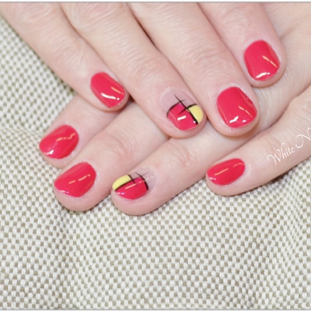 #rednails #prettynails #yellownailart #nailart #nailpolish #nageldesign #Wiennagelstudio