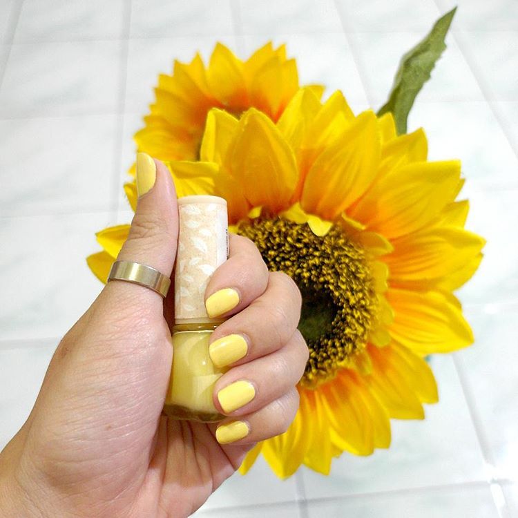 #sunshine #yellow #smile #floral #yellownailart #nailart #beyond #lady #fashion #life #art #happy