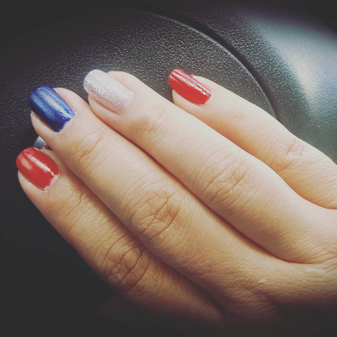 #4thjulymani #4thjulynails #4thofjuly #4thofjulyweekend #nails #nailpolish #mynails #fingernails #manicure