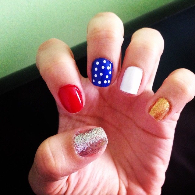 #4thjulynails #fourthofjulynails #nailart #nails #naildesign #redwhiteblue #polkadots #carlibelinspirednails