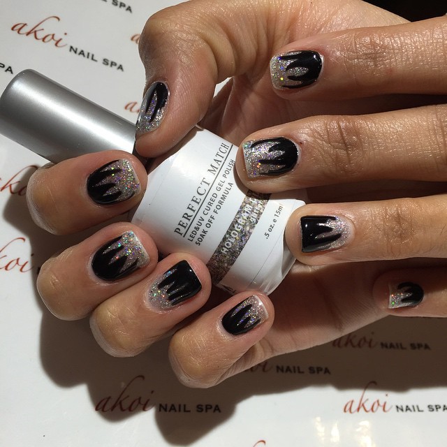 Dark angel nails #halloweennails #sparklynailart #creativenails #gelnails #blackandsilver #halloween