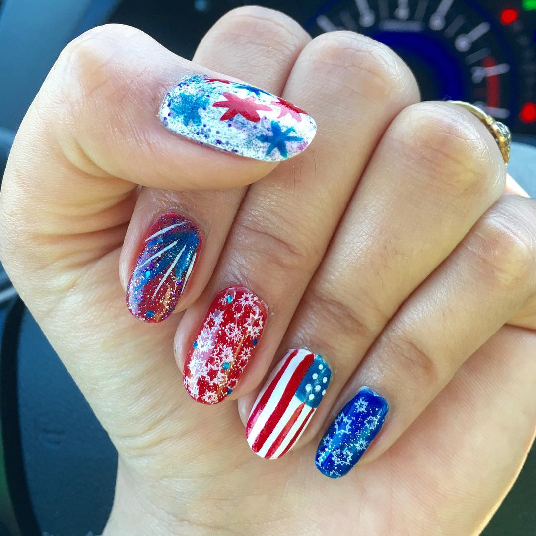 Happy Independence Day 🇱🇷🇱🇷🇱🇷🗽💥💫🙏🙏🤘🏼 🎆🎆 #nails #manicure #4thofjuly #nailart #4thjulynails