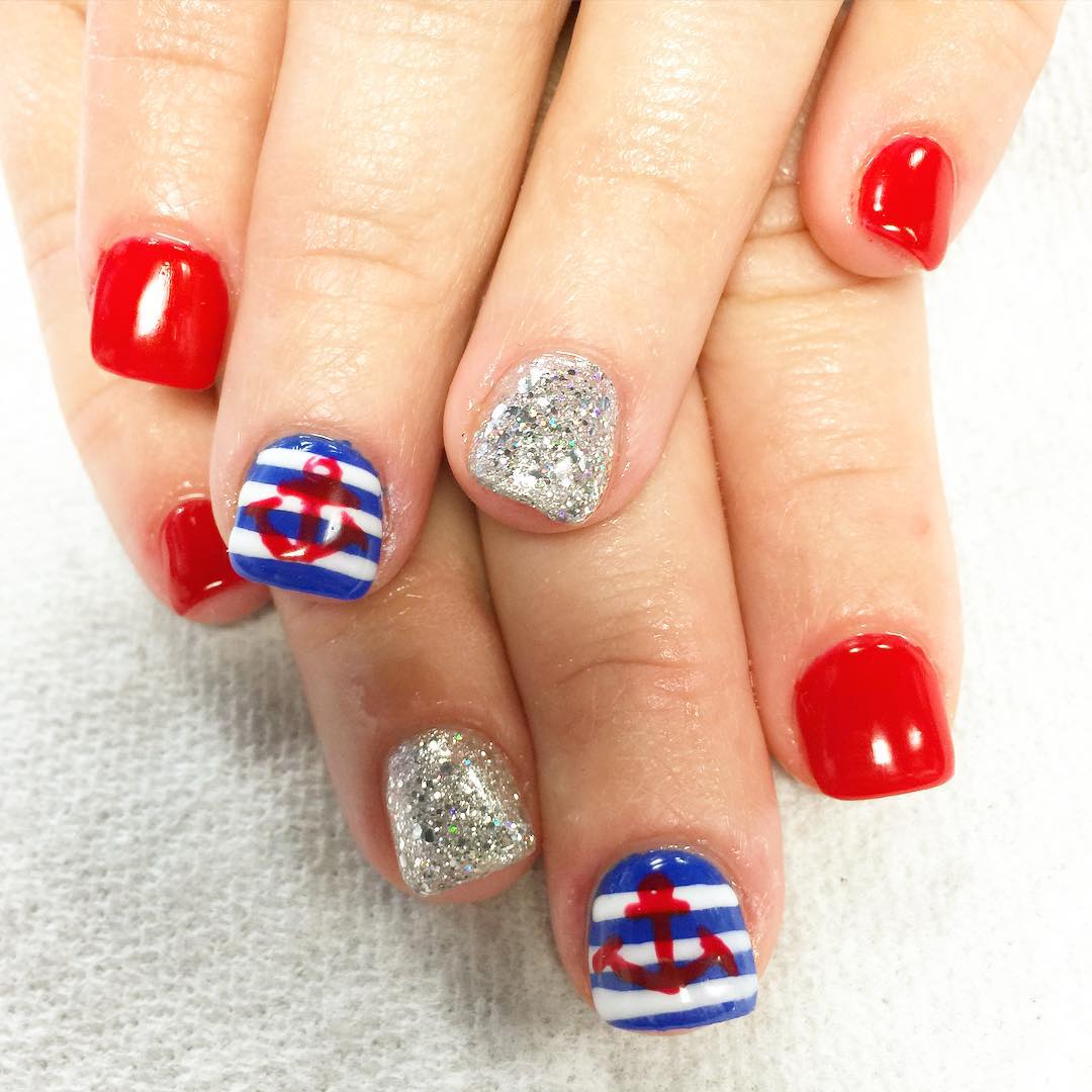 #fourthofjuly #4thjulynails #nailart #gelpolish #acrylicnails #stripes #anchor #glitter