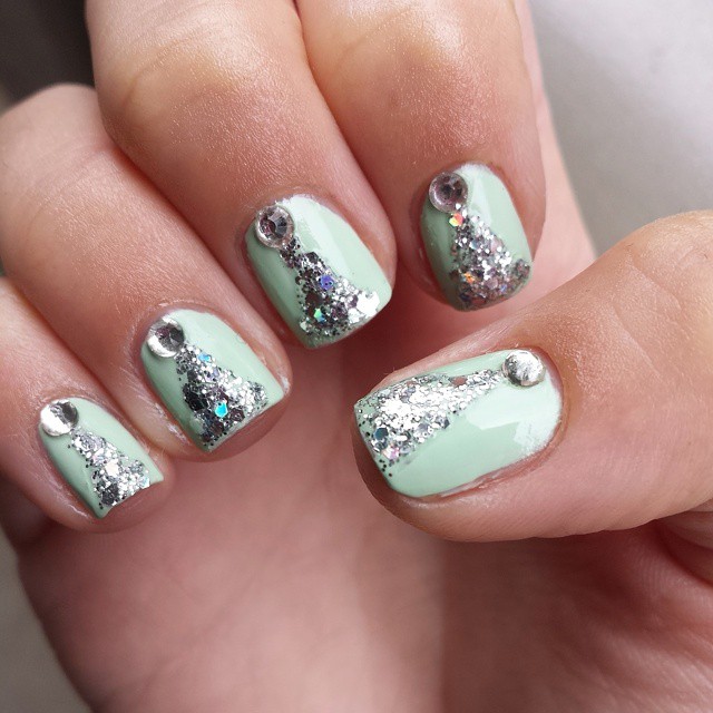 #nails #nailpolish #polish #nailart #nailartoftheday #nailartlove #mintnailart #sparklynailart #gems #naildesign