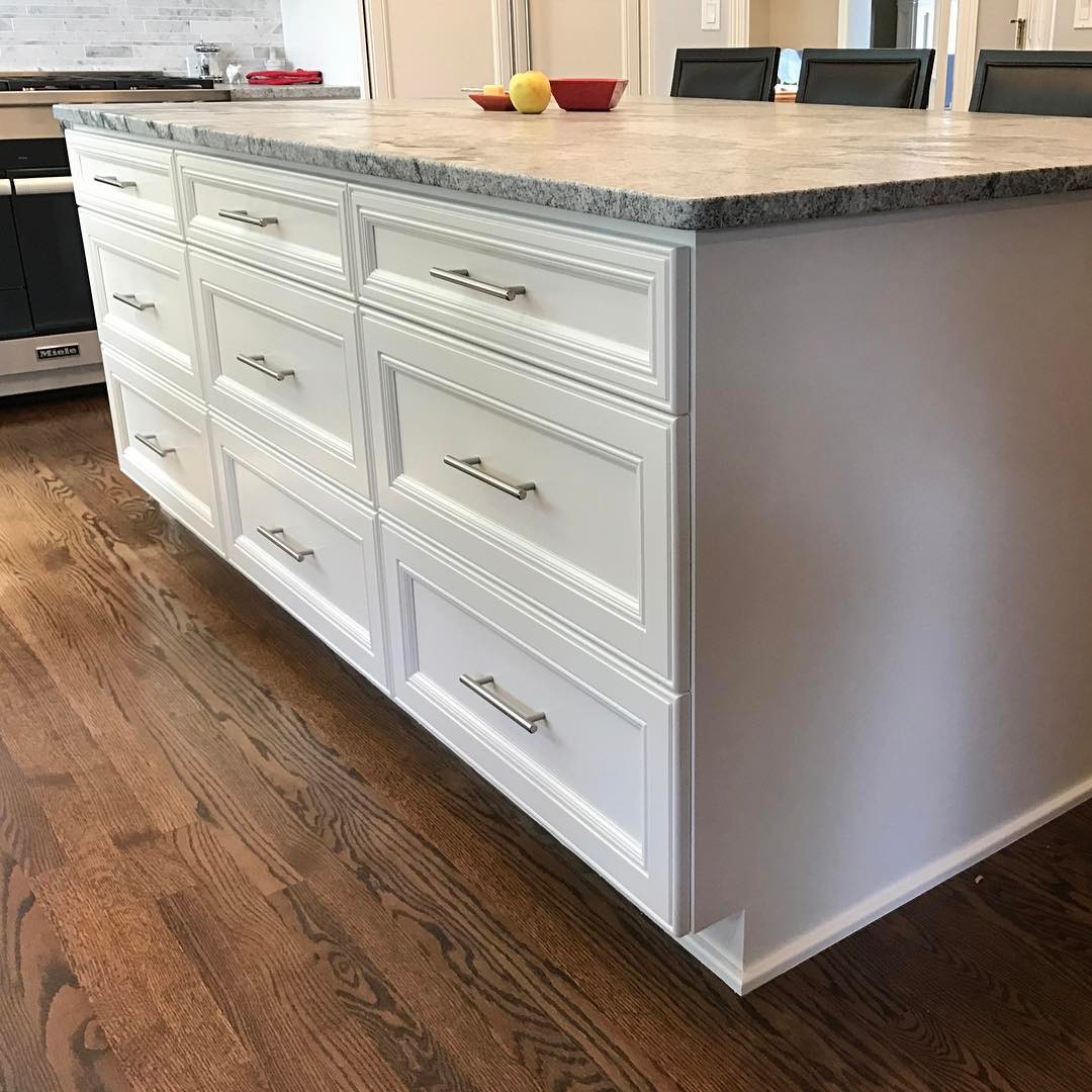 Conserve Space with Kitchen Drawers and Shelves