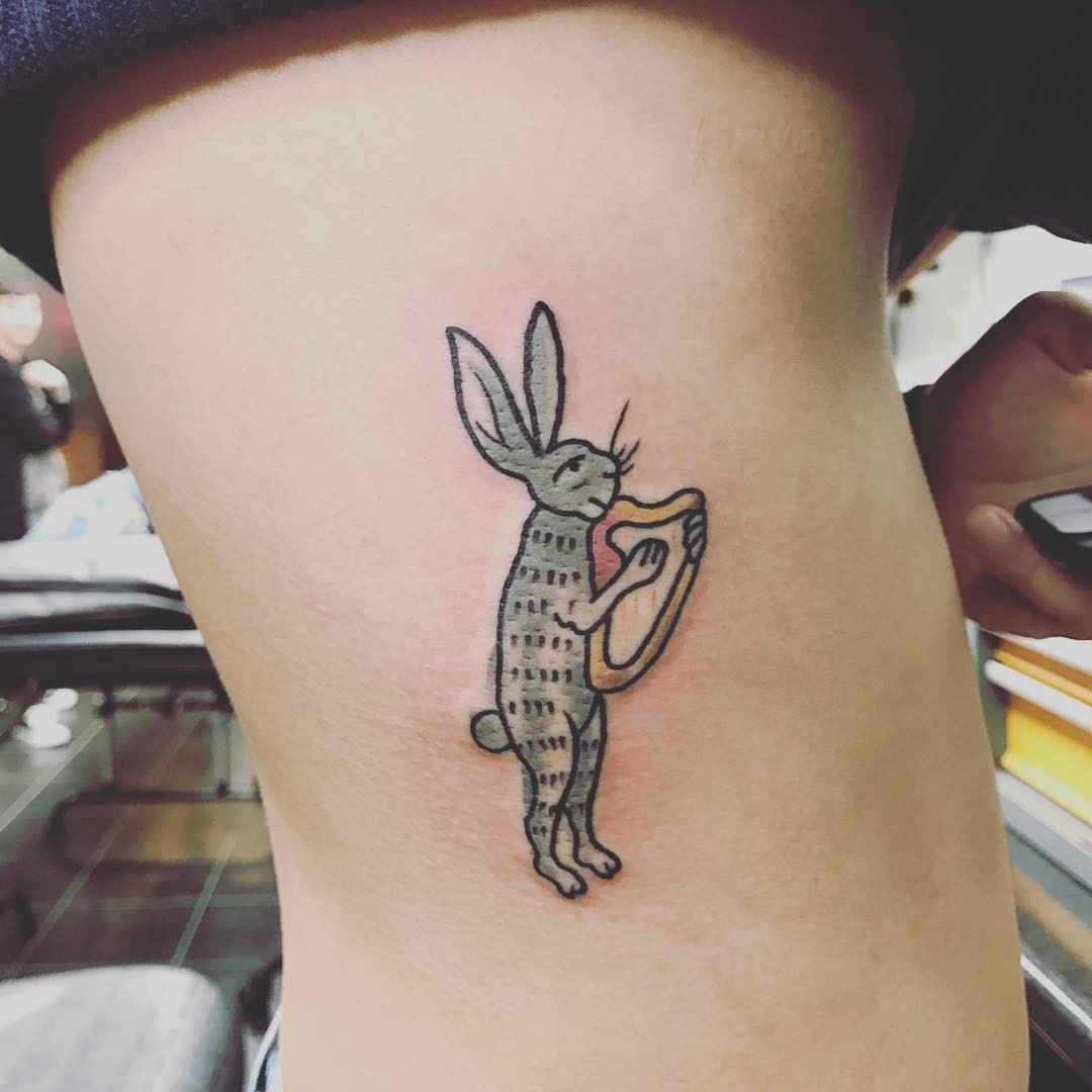 #rabbittattoo #storytattoo #tattooartist #illustrationtattoo #cartoontattoo #harptattoo