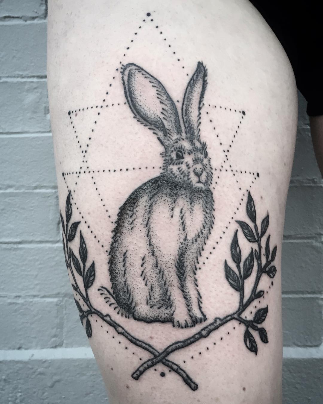 🐇🐇 #ladytattooers #portlandtattoo #portlandtattoos #pdxtattoo #portlandtattooartist #dotwork #dotworktattoo #rabbittattoo 🐇🐇