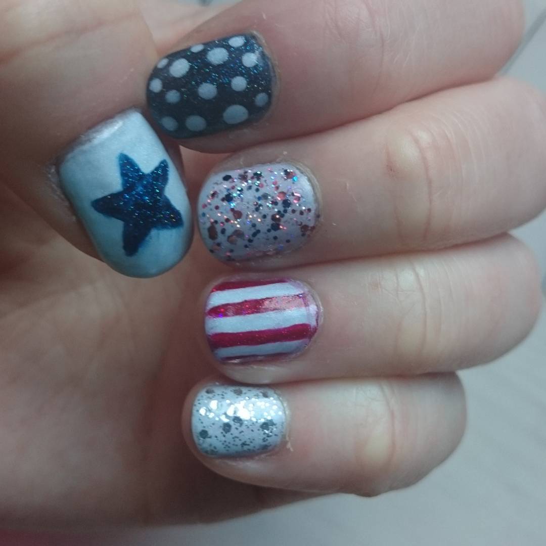 💅🎆🗽 #4thjulynails #independenceday #rcuk #rainbowconnectionuk #colorsbyllarowe