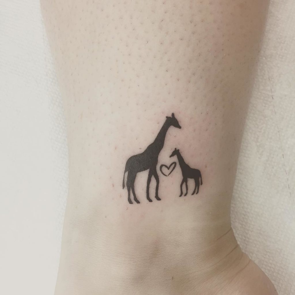 40 Best Giraffe Tattoo Ideas Collection at Display